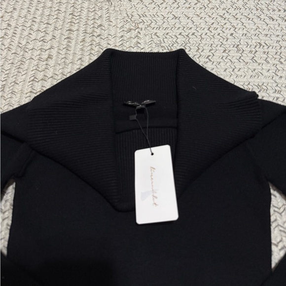 NWT Line & Dot Heart Struck Sweater – Off-Shoulder Knit - Picture 8 of 8